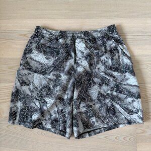 lululemon 9" Pace Breaker linerless